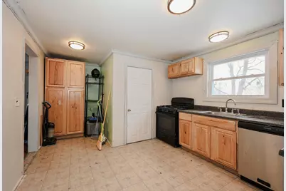 32 Norton Street, Nashua, NH 03064 - Photo 8