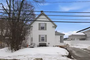 47 Carroll St, Pittsfield, NH 03263 - Photo 2