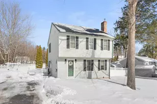 46 Dorothy Dr, Epping, NH 03042 - Photo 1