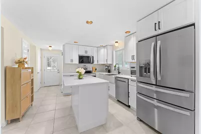 46 Dorothy Drive, Epping, NH 03042 - Photo 2