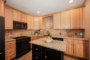 34 Mammoth Rd, Hooksett, NH 03106 - Photo 16