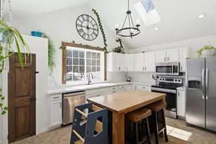246 Cooper Hill Rd, Nottingham, NH 03290 - Photo 2