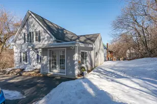 12 Chase St, Hooksett, NH 03106 - Photo 2