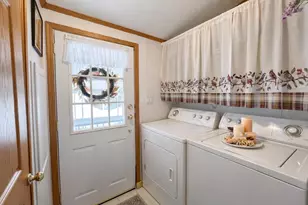70 Bluebird Ln, Lyndon, VT 05851 - Photo 2