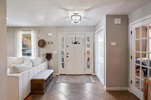 6 Bear Path Ln, Hudson, NH 03051 - Photo 2