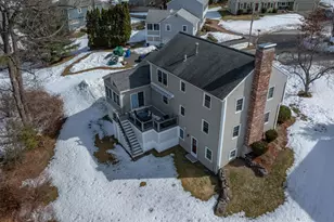 8 Collier Ct, Nashua, NH 03062 - Photo 2