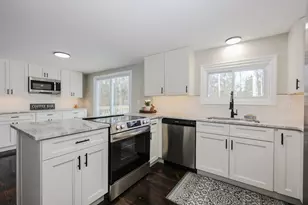 39 Hunter Dr, Epping, NH 03042 - Photo 2