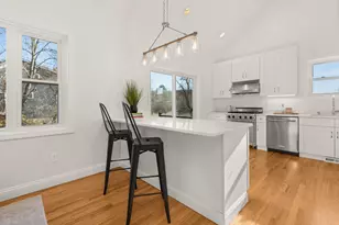 26 Moffat St, Portsmouth, NH 03801 - Photo 10