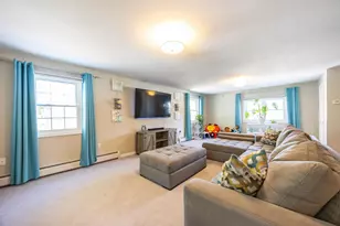 9 Leslie Ln, Nashua, NH 03062 - Photo 4