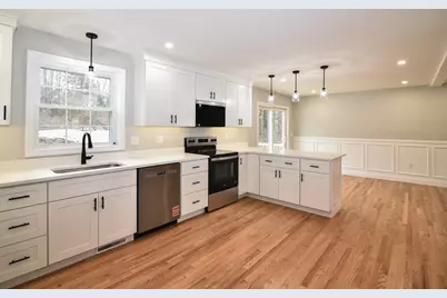 19 Mammoth Road, Hooksett, NH 03106 - Photo 6