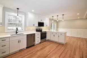 19 Mammoth Rd, Hooksett, NH 03106 - Photo 6