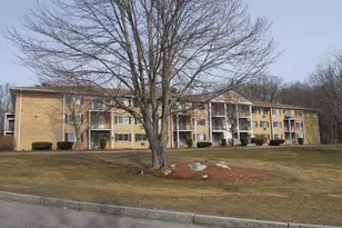 377 Huse Rd, Manchester, NH 03103 - Photo 2