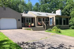 4 Cummings Cove Rd, Meredith, NH 03253 - Photo 2