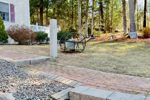 17 Ventura Dr, Raymond, NH 03077 - Photo 2