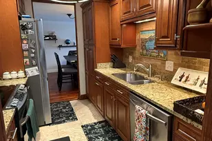 5 Silvestri Cir, Derry, NH 03038 - Photo 4