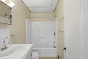 41 Varney St, Manchester, NH 03103 - Photo 10