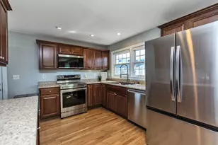 385 Hill St, Manchester, NH 03102 - Photo 4