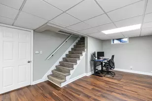 385 Hill St, Manchester, NH 03102 - Photo 32