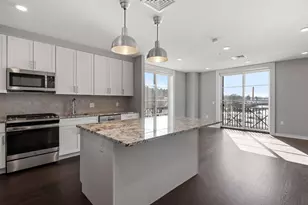 51 Elm St, Laconia, NH 03246 - Photo 2