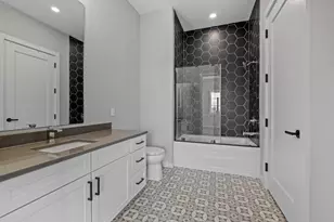 51 Elm St, Laconia, NH 03246 - Photo 12