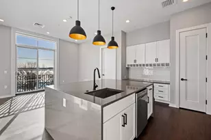 51 Elm St, Laconia, NH 03246 - Photo 4