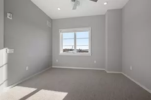 51 Elm St, Laconia, NH 03246 - Photo 16