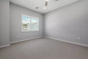 51 Elm St, Laconia, NH 03246 - Photo 10