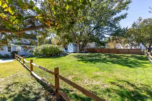 1936 Lake Shore Rd, Manchester, NH 03109 - Photo 30