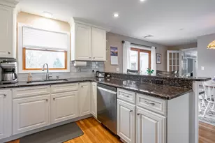 9 Rugby Rd, Nashua, NH 03063 - Photo 8