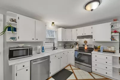 602 Brown Avenue, Manchester, NH 03103 - Photo 8