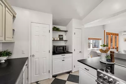 62 Hooksett Road, Auburn, NH 03032 - Photo 20