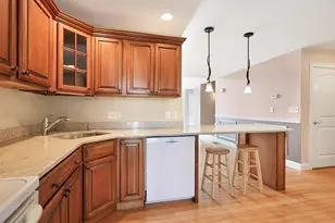 10 Town Village Dr, Salem, NH 03079 - Photo 10