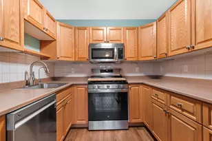 20 Lincoln Dr, Londonderry, NH 03053 - Photo 6