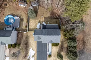 1 Cambridge Dr, Merrimack, NH 03054 - Photo 4