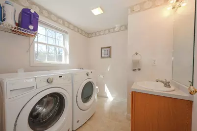 66 Sandy Brook Street, Manchester, NH 03103 - Photo 16