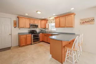 66 Sandy Brook St, Manchester, NH 03103 - Photo 8