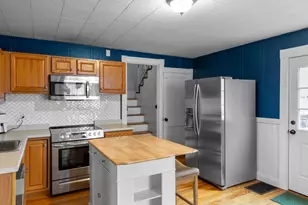 36 S Maple St, Manchester, NH 03103 - Photo 2