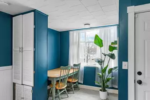 36 S Maple St, Manchester, NH 03103 - Photo 4