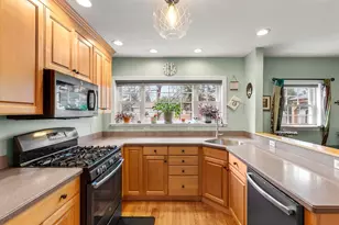 23 Eastman St, Nashua, NH 03060 - Photo 4