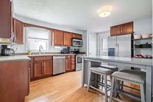 23 Cotter Ct, Manchester, NH 03103 - Photo 6
