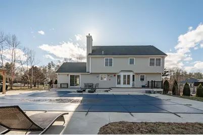 4 Chelsea Court, Nashua, NH 03062 - Photo 2