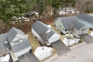 40 Hollow Ridge Dr, Nashua, NH 03062 - Photo 1