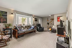 56 Kingston Rd, Plaistow, NH 03865 - Photo 4