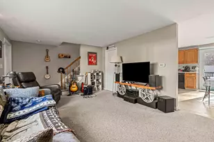 56 Kingston Rd, Plaistow, NH 03865 - Photo 2