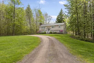 28 Spring Rd, Amherst, NH 03031 - Photo 2