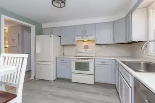 46 Stark Ln, Litchfield, NH 03052 - Photo 8