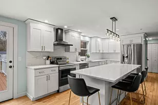 2 Sara Beth Ln, Londonderry, NH 03053 - Photo 4