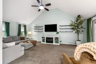 2 Sara Beth Ln, Londonderry, NH 03053 - Photo 8