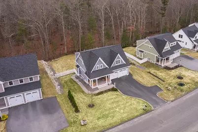 13 Clover Lane, Londonderry, NH 03053 - Photo 2