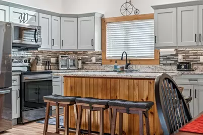 13 Maple Street, Springfield, VT 05150 - Photo 10